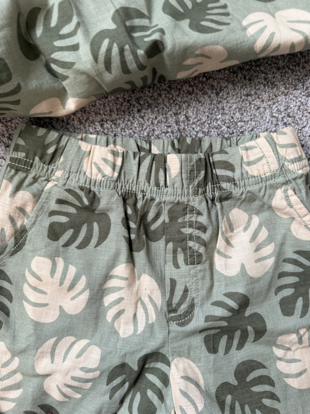 Linen Set - Picture 3 of 3
